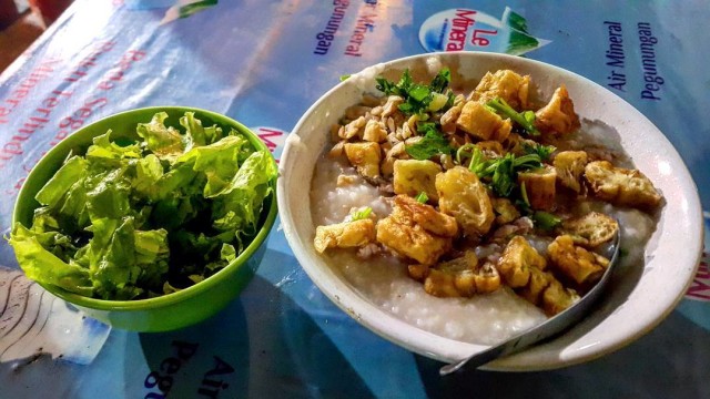 Bubur Ayam Ko Iyo (Foto: Instagram @wasistobudinugroho)