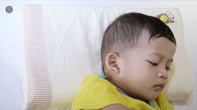 Bantal Tinggi Membuat Tidur Nyenyak? Mitos atau Fakta?