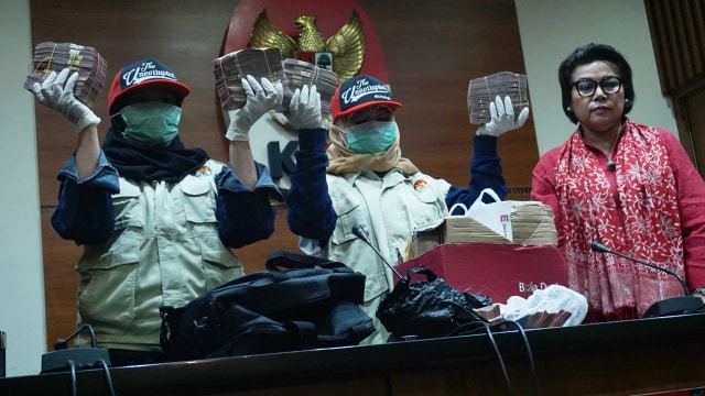 Barang bukti uang hasil operasi tangkap tangan Bupati Cianjur di KPK, Jakarta. (Foto: Kumparan/ Jamal Ramadhan)