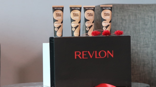 Revlon ColorStay Full Cover Foundation. (Foto: Intan Kemala Sari/kumparan)