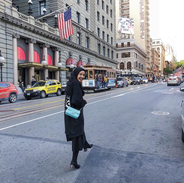Laudya Cynthia Bella saat liburan di San Francisco. (Foto: Instagram @laudyacynthiabella)