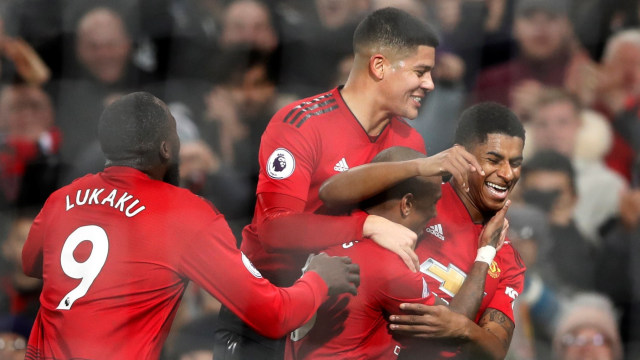 Pemain-pemain Manchester United merayakan gol ke gawang Fulham. (Foto: Reuters/Carl Recine)