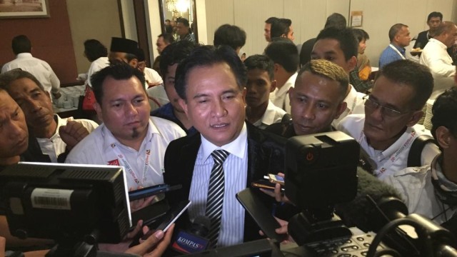 Yusril Ihza Mahendra di Rakornas TKN Jokowi-Ma'ruf Amin bidang hukum dan Advokasi di Hotel Acacia, Jakarta, Kamis (13/12). (Foto: Rafyq Alkandy/kumparan)