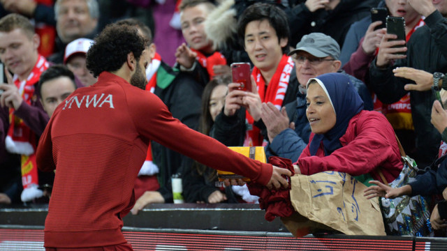 Detik-detik Fan Tunanetra Ikut Berbahagia saat Mohamed Salah Cetak Gol (48141)