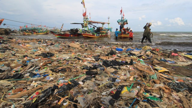 Pemkot Bandung Rancang Perwal Pengurangan Kantong Plastik 