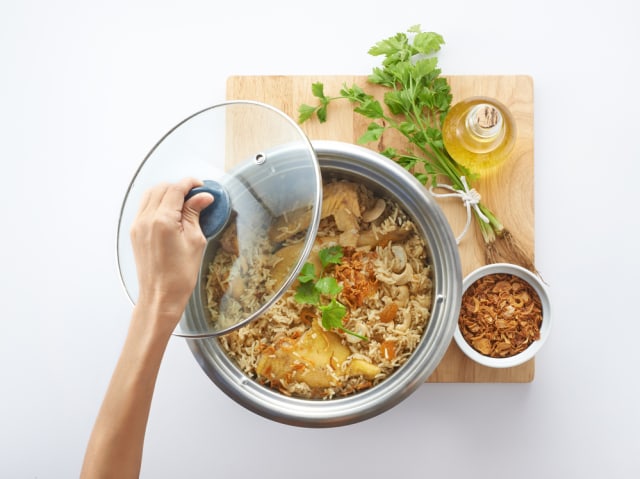 Makanan rice cooker Foto: Shutterstock