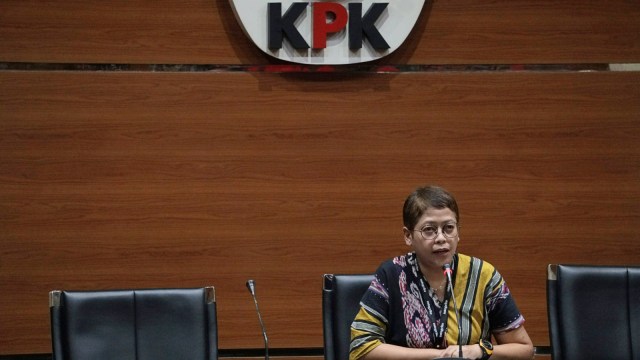 Humas KPK, Yuyuk Andriati Iskak saat konferensi pers di ruang wartawan KPK, Jumat (14/12). (Foto: Nugroho Sejati/kumparan)