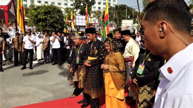 Presiden Jokowi akan terima gelar adat dari Lembaga Adat Melayu Riau di Kota Pekanbaru. (Foto: Jihad Akbar/kumparan)