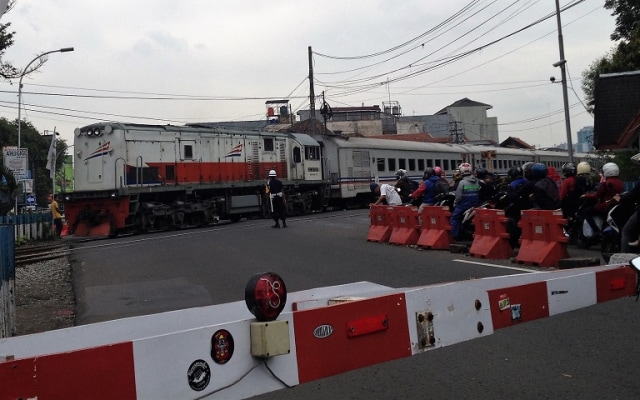 Longsor di Cikadongdong Sempat Tahan Jadwal Perjalanan 5 Kereta Api Bandung-Jakarta