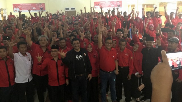 Suasana Konsolidasi PDIP di Stabat, Langkat, Sumatera Utara, Sabtu (15/12). (Foto: Rafyq Panjaitan/kumparan)