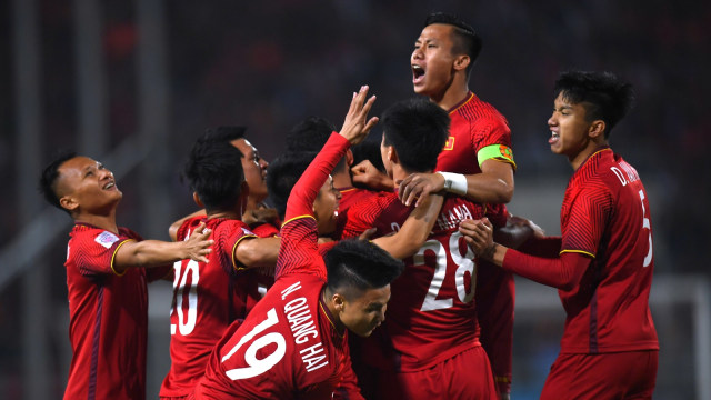 Perayaan gol Timnas Vietnam saat menghadapi Malaysia di final Piala AFF 2018. (Foto: Manan Vatsyayana/AFP)