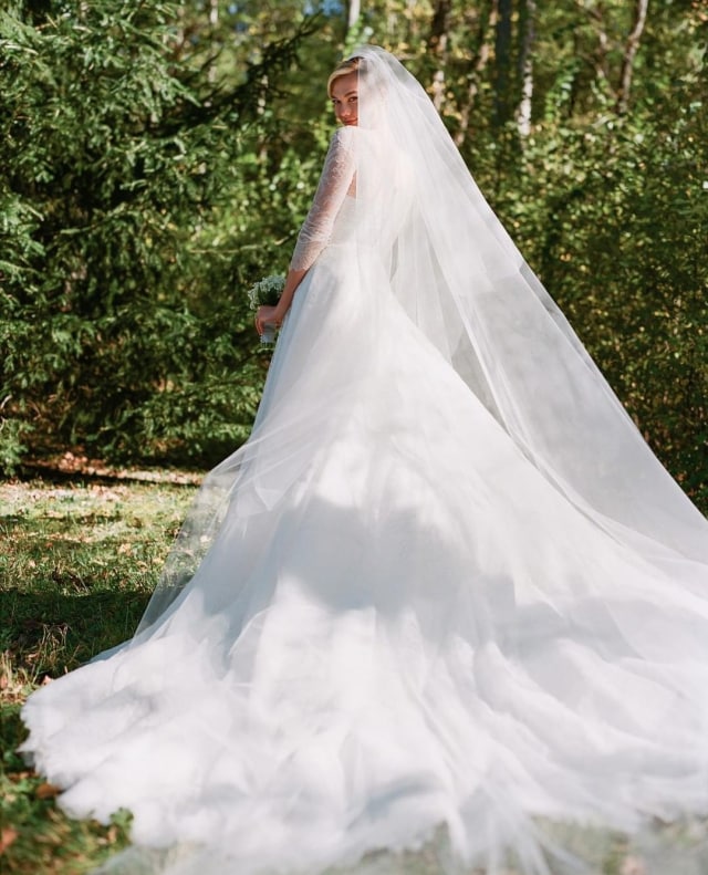 Pernikahan Karlie Kloss. (Foto: IG: @dior)