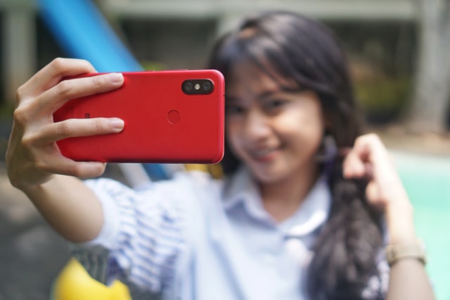 com-Xiaomi Mi A2 (Foto: Muhammad Rezky Agustyananto/kumparan)