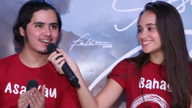 Aliando Syarief dan Aurora Ribero saat promosi film 'Asal Kau Bahagia'. (Foto: Dok. Falcon Picture)