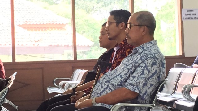 Mantan Bupati Kabupaten Bandung Barat, Abu Bakar saat di ruang sidang PN Bandung, Senin (17/12). (Foto: Iqbal Tawakal Lazuardi Siregar/kumparan)