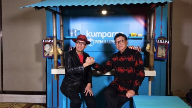 Beda gaya Menkumham Yasonna Laoly dan Mendagri Tjahjo Kumolo di booth kumparan Pemilupedia, Hotel The Westin, Jakarta Selatan, Senin (17/12/2018). (Foto: Jihad Akbar/kumparan)