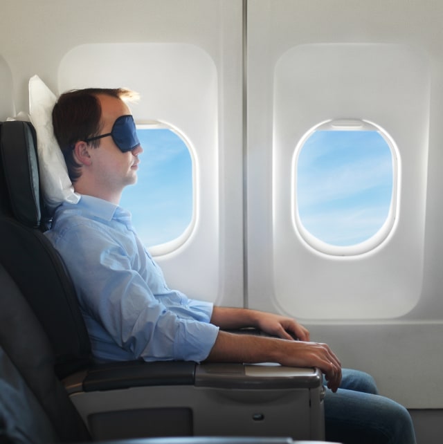 Window Seat Jadi Posisi Paling Pas Untuk Tidur di Pesawat (Foto: Shutter Stock)