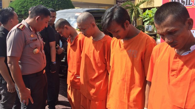 Sejumlah pelaku kasus pencurian motor dan mobil di wilayah hukum Polresta Banda Aceh yang berhasil di ringkus. (Foto: Zuhri Noviandi/kumparan)
