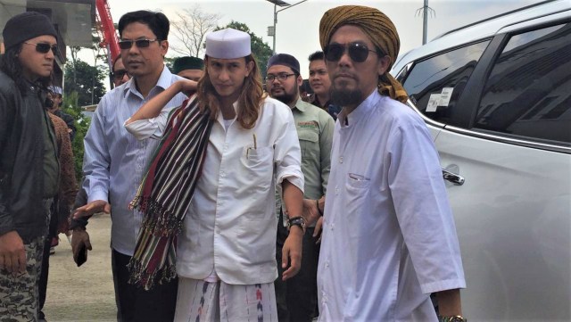 Bahar bin Smith saat ditemui di Polda Jawa Barat. (Foto: Iqbal Tawakal/kumparan)