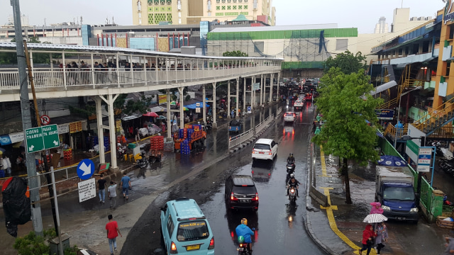 Suasana jalan layang di Tanah Abang, Jakarta Pusat. (Foto: Efira Tamara Thenu/kumparan)