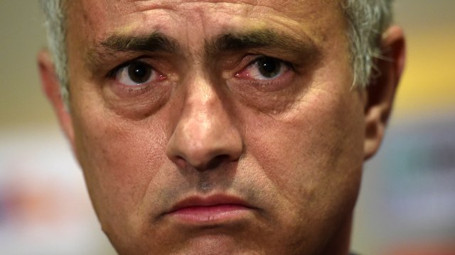 Jose Mourinho menghadiri konferensi pers di Old Trafford di Manchester. (Foto: AFP/Miguel RIOPA)