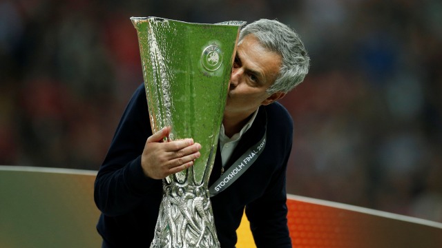 Mourinho persembahkan gelar juara Liga Europa pertama untuk Manchester United. (Foto: Reuters / Andrew Couldridge/File Photo)