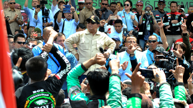 Calon Presiden no urut 02, Prabowo Subianto (tengah). (Foto: Antara/Arif Firmansyah)