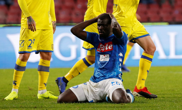 Rumor Transfer: Manchester United Kejar Bek Tangguh Napoli