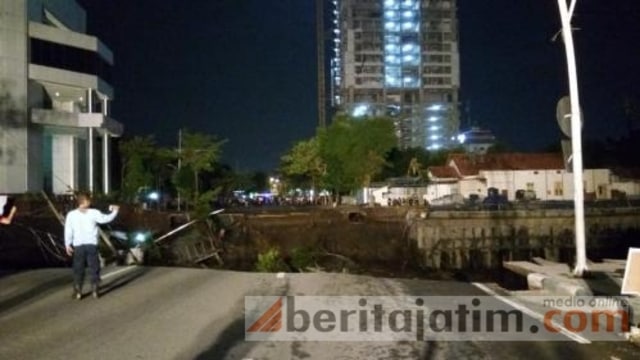 Jalan Gubeng Ambles, Pemkot Surabaya Belum Tahu Penyebabnya