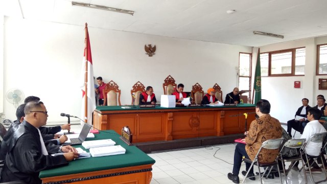 Sidang dakwaan kasus dugaan suap Meikarta di Pengadilan Tipikor Bandung. (Foto: Adhim Mugni/kumparan)