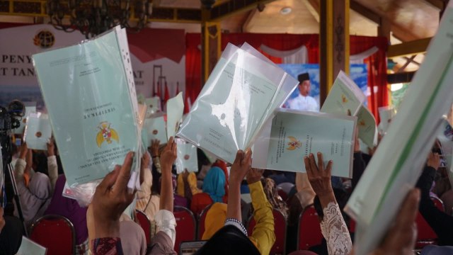Orang-orang Jokowi: Kisah Aktivis Masuk Istana (1099092)