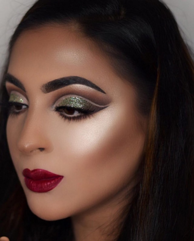Teknik Cut Crease yang Membuat Mata Menjadi Pusat Perhatian! (3)