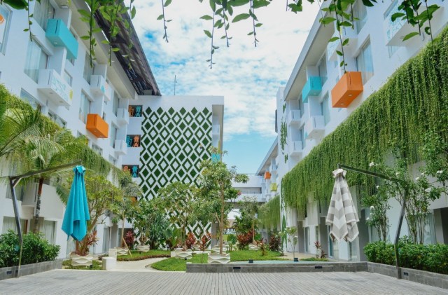 Boutique Hotel Eklektik dengan Pemandangan Pantai di Benoa (1)