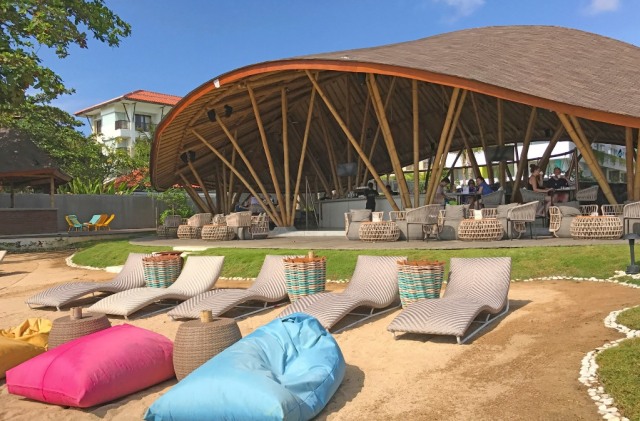 Boutique Hotel Eklektik dengan Pemandangan Pantai di Benoa (7)