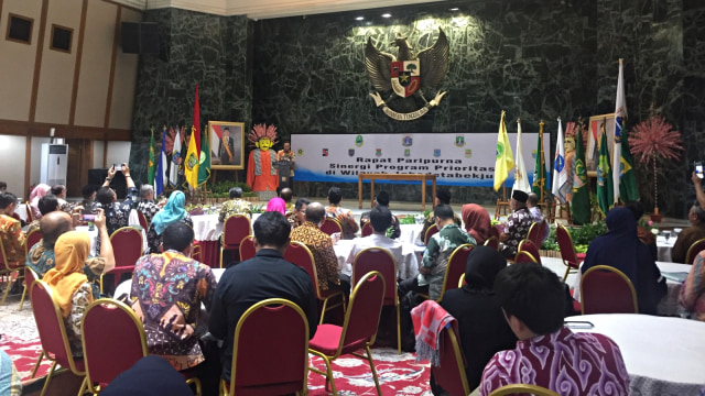Gubernur Jakarta, Anies Baswedan menghadiri forum rapat paripurna terkait penandatanganan perjanjian kerja sama Jabodetabekjur. (Foto: Moh Fajri/kumparan)