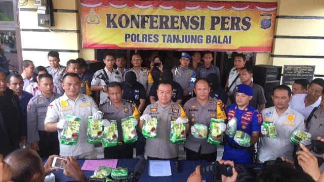 Polres Tanjung Balai tangkap oknum polisi diduga bntu peredaran narkotika. (Foto:  Dok. Polres Tanjung Balai)