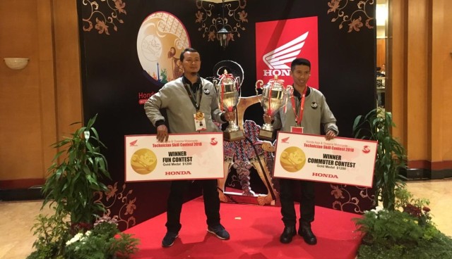 Dua teknisi motor Honda Indonesia yang berhasil menjadi juara di level Asia-Oceania, dan akan mewakili di tingkat global. (Foto: Ghulam Muhammad Nayazri / kumparanOTO)