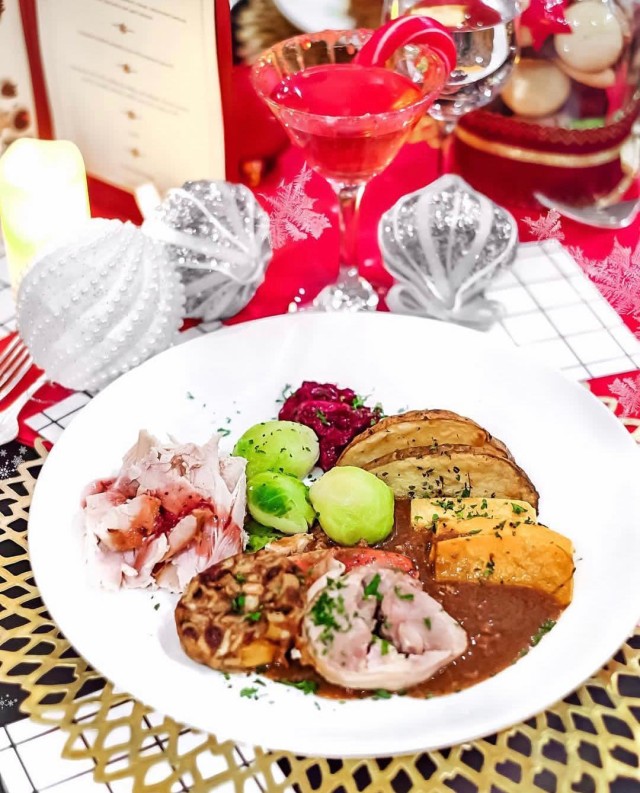 Christmas Dinner di Shangri-La (Foto: Instagram/ @songofmarch)