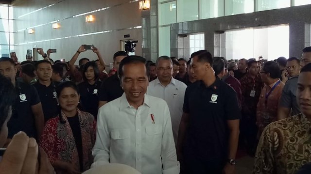 Presiden Jokowi menghadiri Jambore Desa di Wisma Negara Indonesia, Kota Makassar, Sulawesi Selatan. (Foto: Jihad Akbar/kumparan)