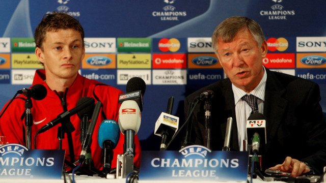 Solskjaer dan Ferguson dalam sebuah konferensi pers. (Foto:  Reuters / Carl Recine)