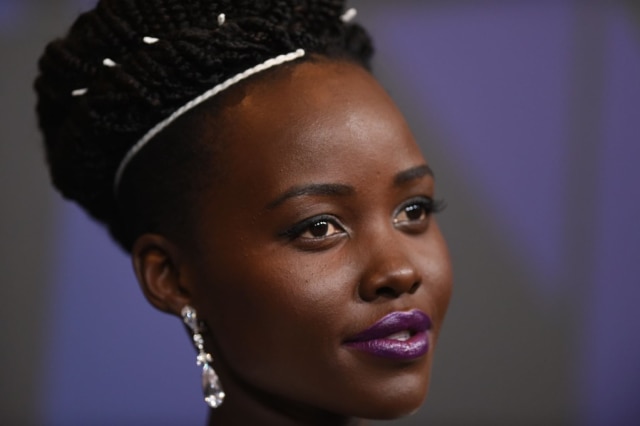 5 Lipstik Ungu untuk Kamu yang Berkulit Gelap Seperti Lupita Nyong’o