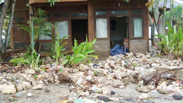 Suasana di Jalan Raya Anyer, Desa Cinangka. (Foto: Helmi Afandi Abdullah/kumparan)