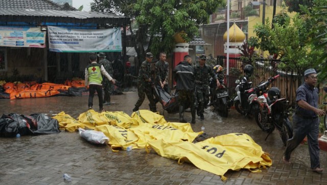 Kantung mayat di Puskesmas Carita, Jalan Carita Raya Km 6, Pandeglang, Banten. (Foto: Helmi Afandi Abdullah/kumparan)