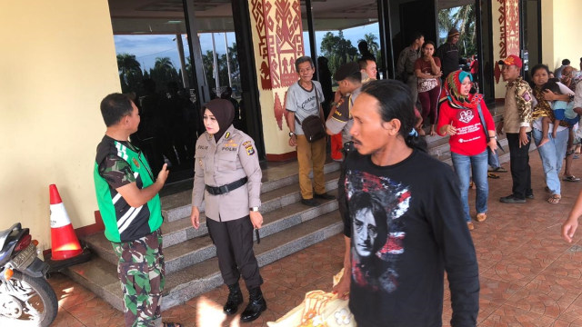 Para korban tsunami di Lampung Selatan di ungsikan di Gedung DPRD. (Foto: Dok. Polda Lampung)