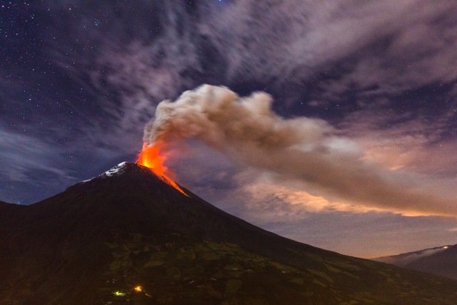 Ilustrasi Volcano Tourism (Foto: Shutter Stock)