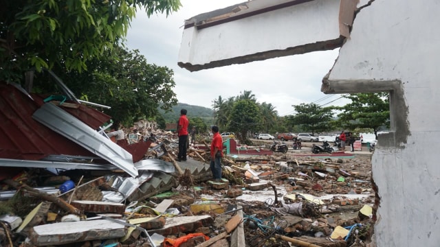 Kondisi Desa Way Muli, Lampung Selatan usai terkena tsunami. (Foto: Nugroho Sejati/kumparan)