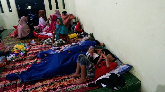 Suasanan di Posko pengungsian Kodim 0421, Lampung Selatan. (Foto: Nugroho Sejati/kumparan)