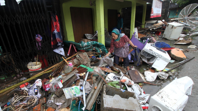 Beda Gempa Banten Hari Ini dengan Tsunami 2018 Akibat Erupsi Anak Krakatau (347454)