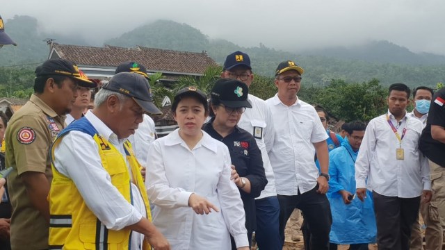 Jajaran menteri kabinet kerja kunjungi Desa Way Muli, Lampung Selatan.  (Foto: Fadjar Hadi/kumparan)