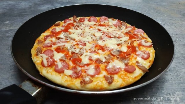 Pizza sosis teflon (Foto: Instagram: @queenmufida)
